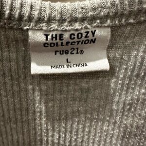 Rue21 long sleeve crop top